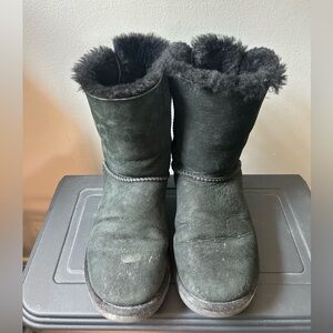 Black Uggs Size 7